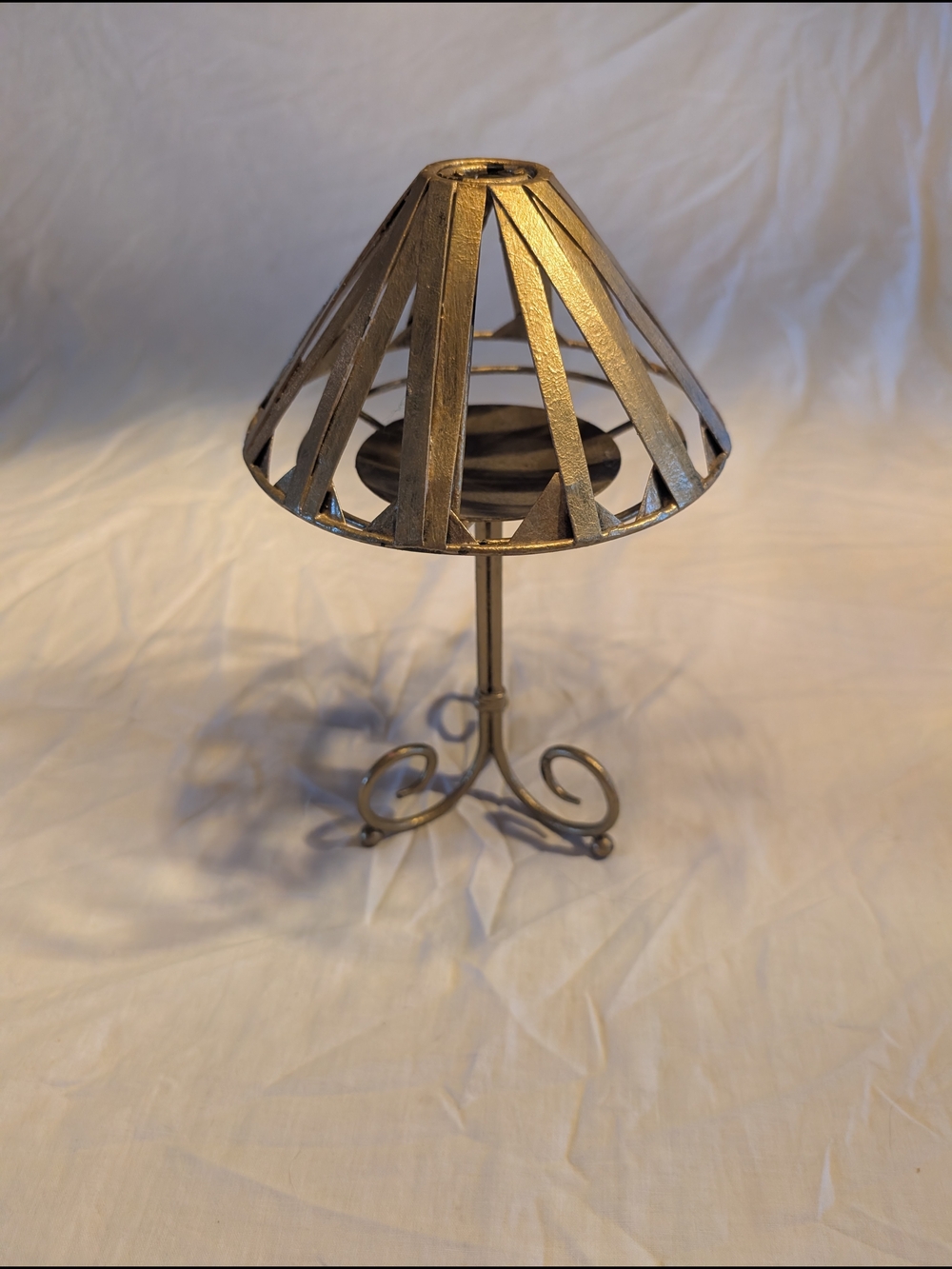 2/30$ Vintage Gold Metal Candle Holder Lamp